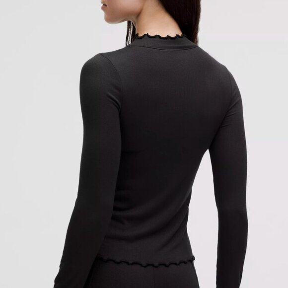 Lululemon Hold Tight Lettuce Turtleneck Black 0 - Picture 2 of 2